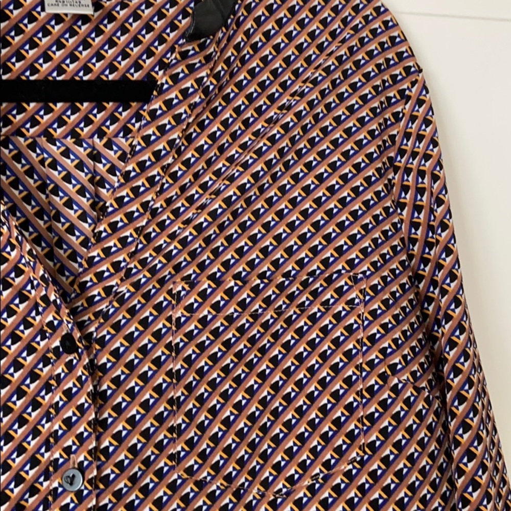 Button down patterned top - Picture 2 of 6